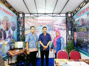 Bambang Lasmono, Direktur PDAM Kab Probolinggo saat berada di stan instannya dalam ajang Expo Visit to Kraksaan 2017