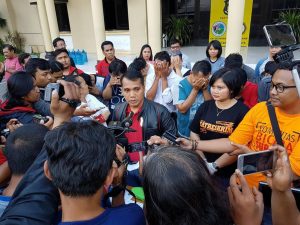 Kasat Reskrim AKBP Shino Saat pres release di Polrestabes Surabaya.