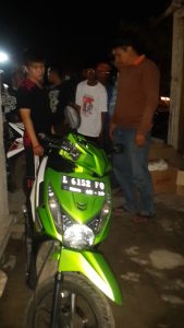 Korban dan sepeda motor pelaku diamankan Miko anggota Polsek Simokerto