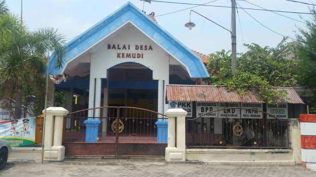 Balai Desa Kemudi