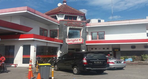 SPBU Tempat Ipunk isi bengsin