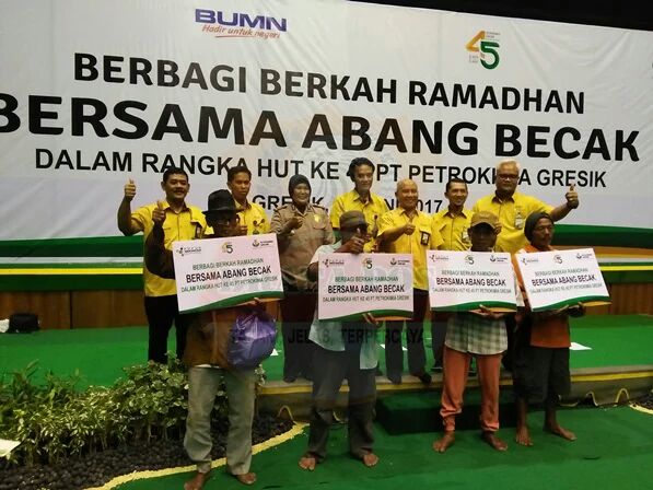 PT Petrokimia Gresik berbagi kebahagian