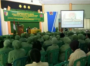 Kabintaldam V/Brawijaya Kolonel Can Rifai memberikan ceramah Bintal.