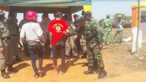 OM. Monata di Gedangan Sidayu, PAM Oleh Polri diperkuat TNI.2