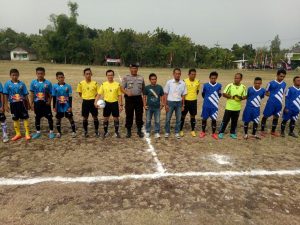 kapolsek rengel bersama kedua team