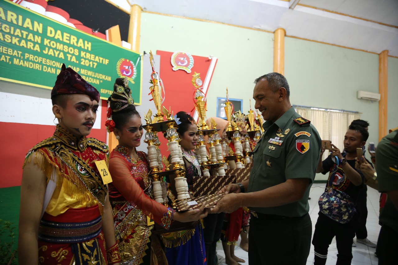 Komsos Kreatif Korem 084/BJ Wujud Kedekatan TNI Rakyat