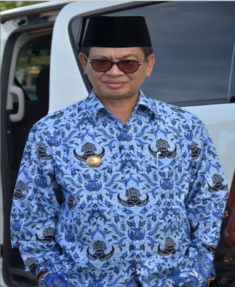 Gubernur Kalimantan Utara Dr H Irianto Lambrie