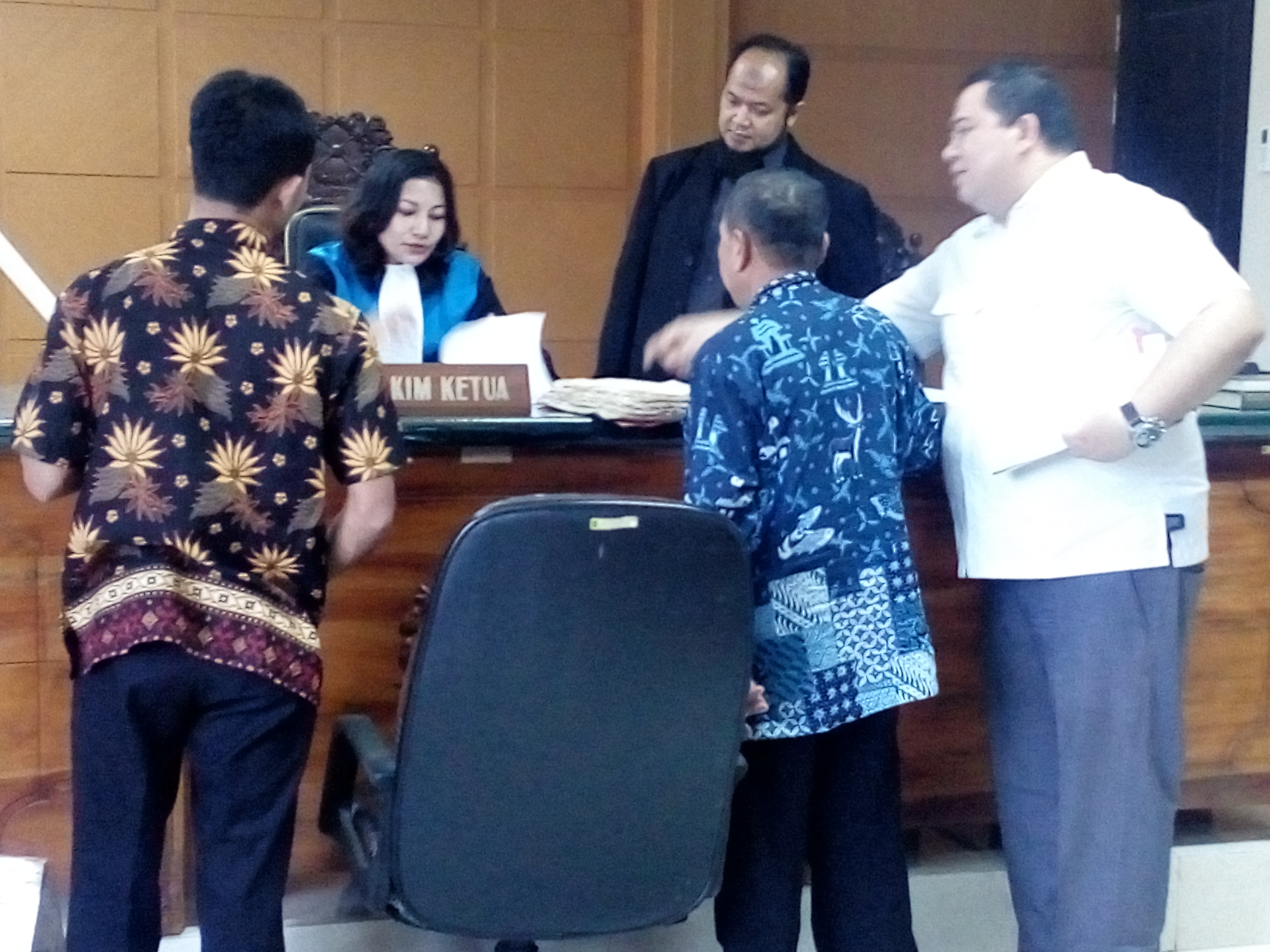 foto, Sidang sengketa tanah waduk Gresik di Pengadilan Tata usaha Negara Surabaya