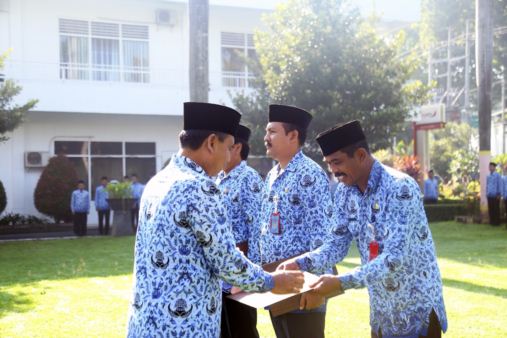 Bupati serahkan SK kenaikan pangkat pada ASN