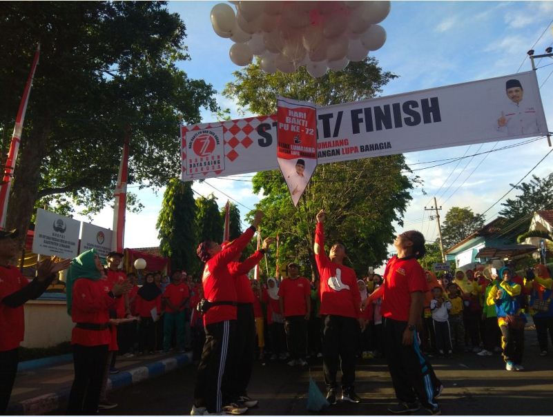 Pelepasan balon oleh bupati