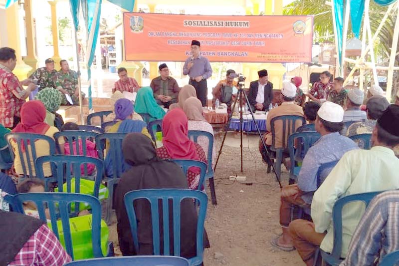 Masyarakat desa durin timur dapat sosialisasi hukum dari prov jatim.