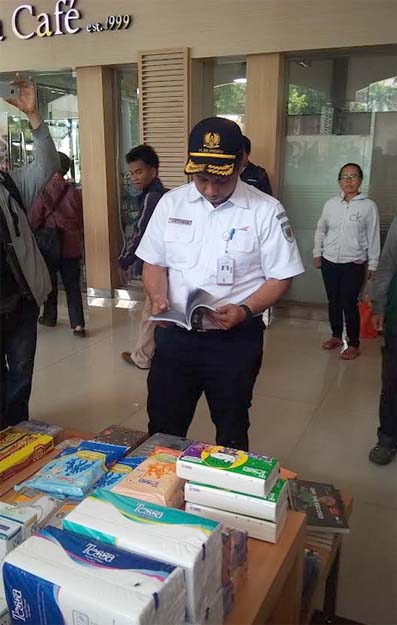 Suryawan EVP Daop 8 lagi pilih buku 