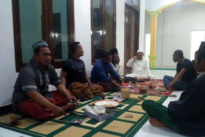 Peltu Suprayitno menggelar Kegiatan rapat koordinasi bersama dengan tokoh agama, karang taruna dan perwakilan masyarakat yang bertempat di halaman Musholla Balai Desa Durin Timur.