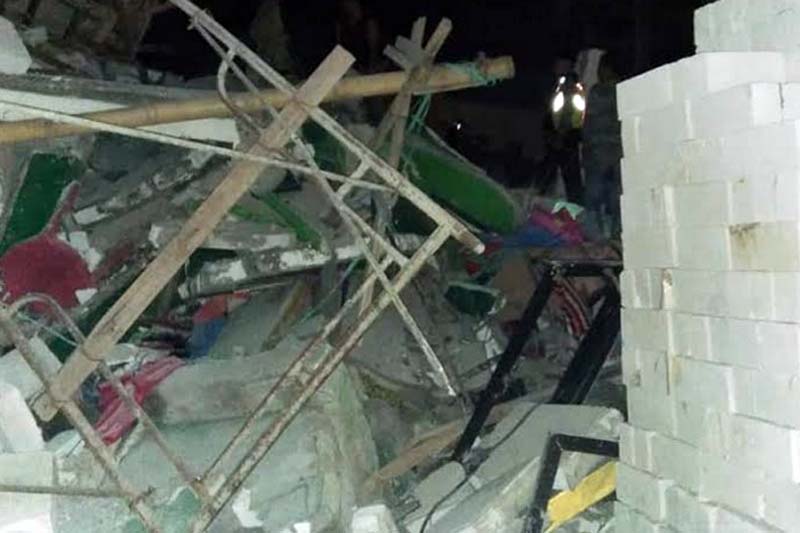 Bangunan Ponpes Al Azhar yang roboh.