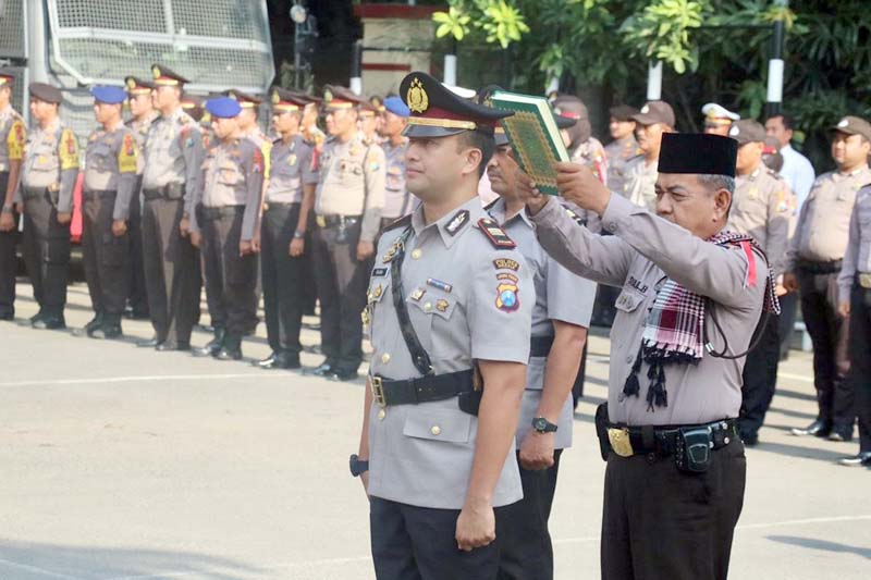 Pengambilan sumpah Kapolsek Menganti yang baru